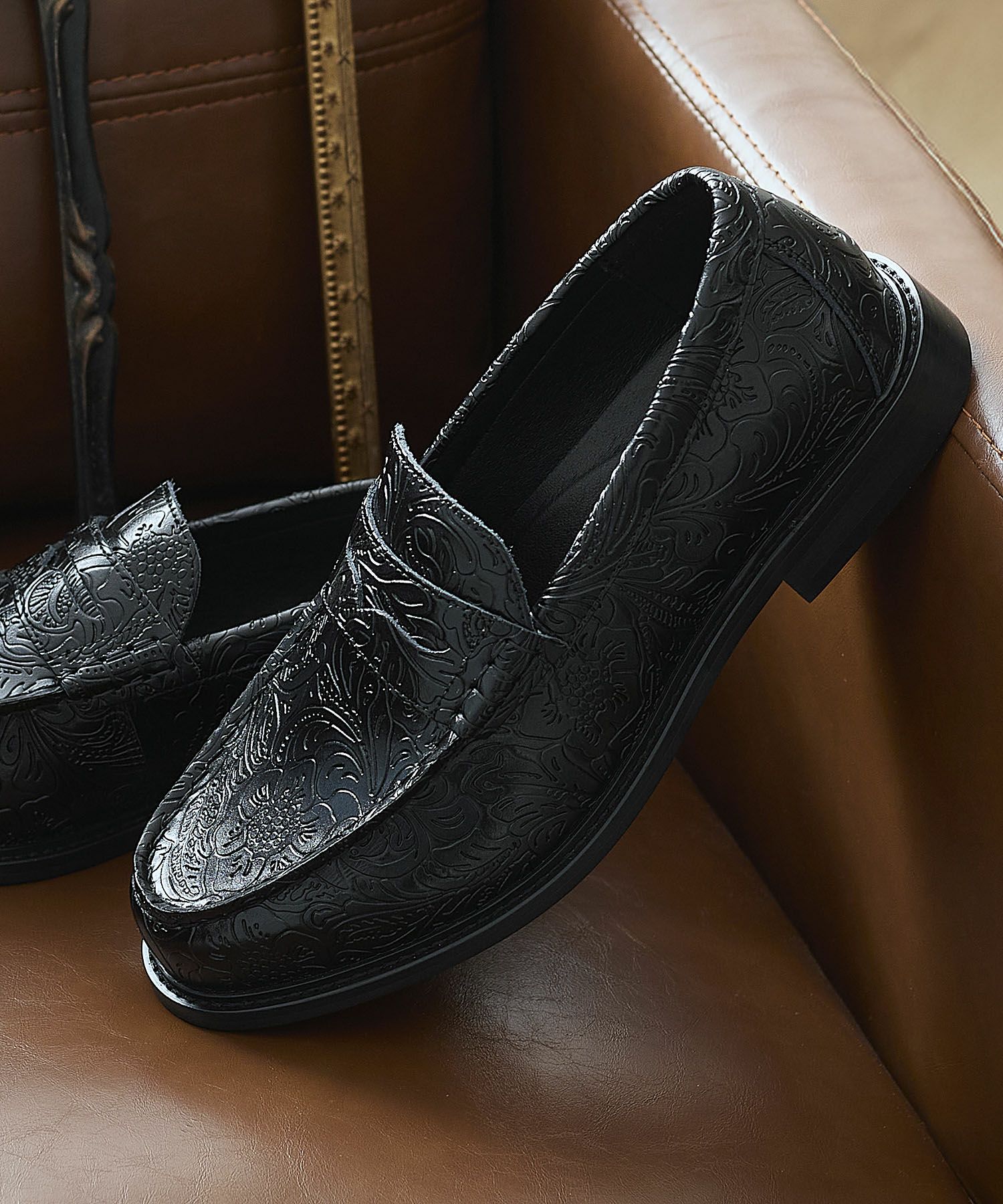 プレミアム ペイズリーエンボス レザー コイン ローファー【2月18日